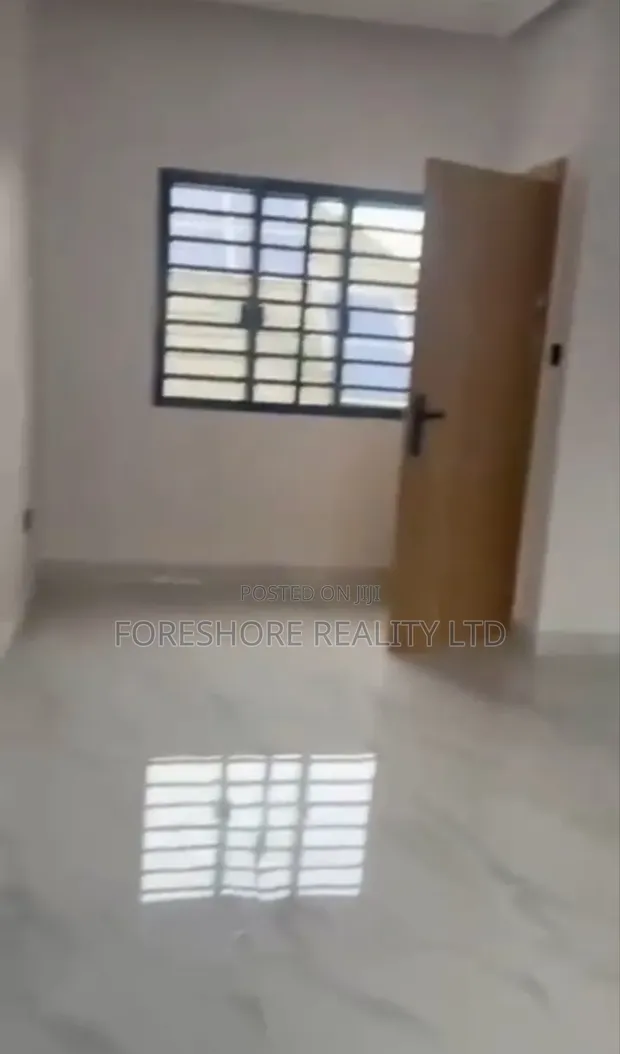 Sabon Ginin 2-Bedroom Apartment don Sawa a Allen Avenue, Ikeja - 1