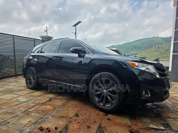 Toyota Venza 2015 Black - 1