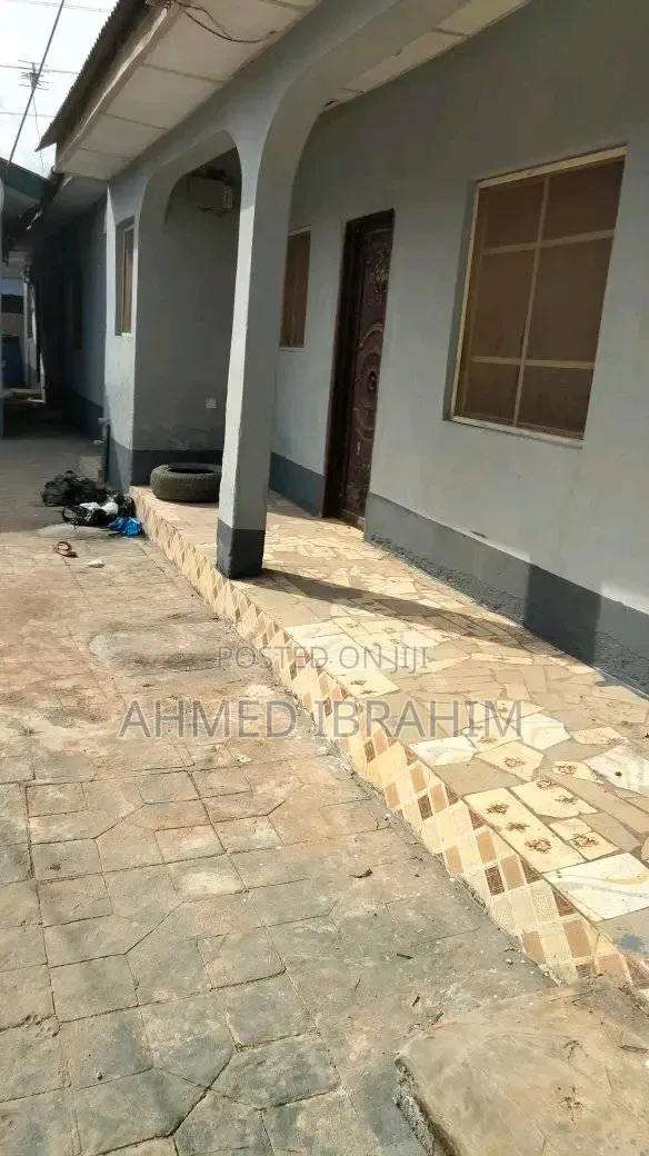 6-Bedroom House for Sale in Unity Estate, Shimawa - 1