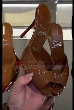 Takalmi Mai Kyau Na Mata na Christian Louboutin