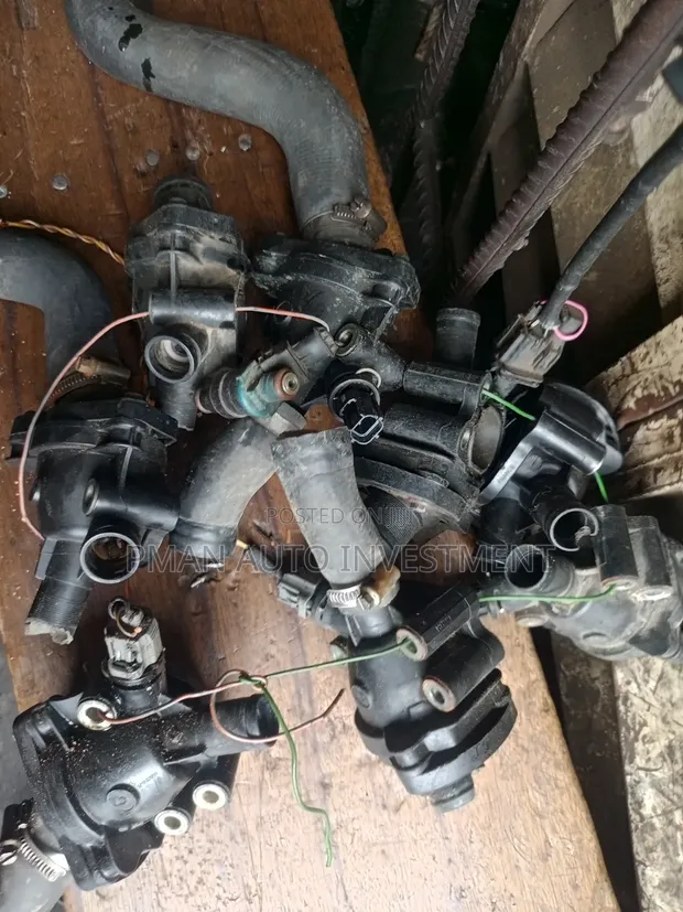 Volvo XC90 3.2 Engine Thermostat (2013 Model, Used) - 1