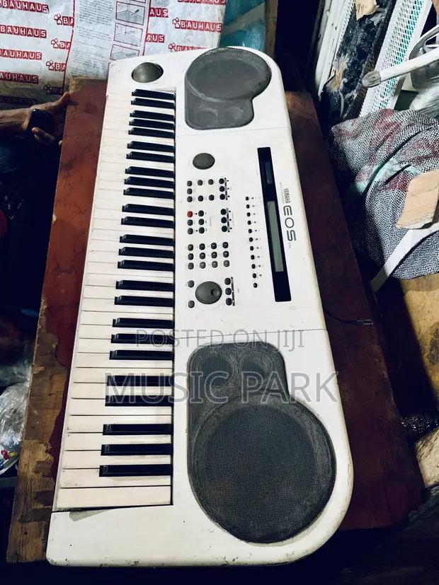 Yamaha EOS B700 Vintage Synth Workstation - 1