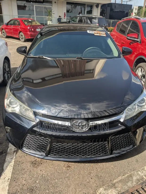 2015 Toyota Camry LE - Direct Tokunbo, Accident Free - 1