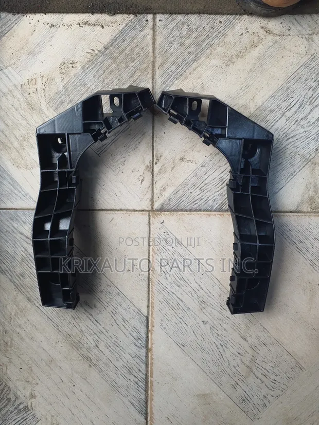 Honda Ridgeline 2010 Bumper Clip - Brand New - 1