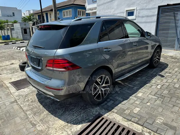 Mercedes-Benz GLE 350 2018 Grey - 1