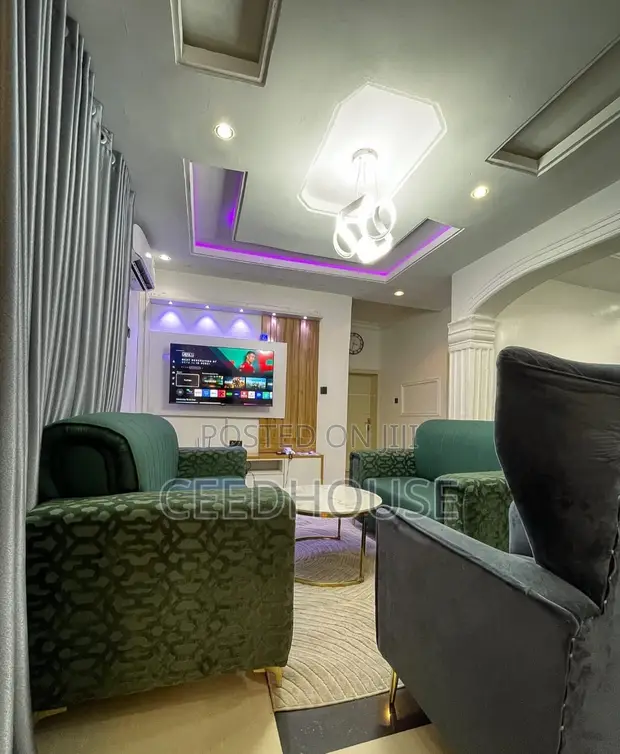 Luxurious 2 Bedroom Apartment with Snooker, Ajao Estate - 1