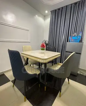 Wurin Zama Mai Kyau na Bedroom 2 tare da Snooker, Ajao Estate