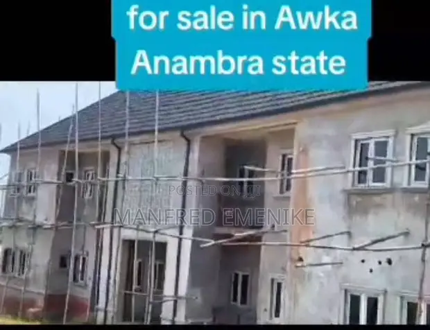 Rukunin Flats 4 na dakuna 3 don siyarwa a Awka - 1