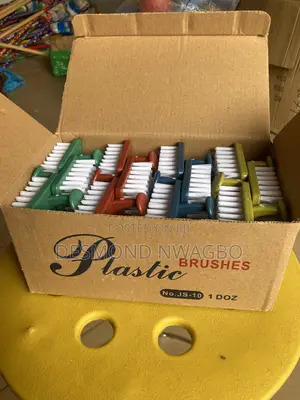 Plastic Brush Pack (1 Dozen)