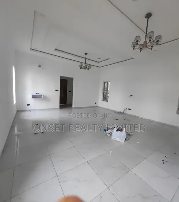 Dakunan Karatu na Studio don Hayarwa a Ologolo, Lekki - 1