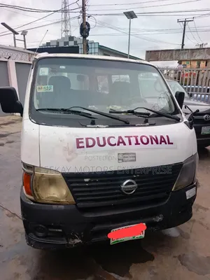 Nissan Caravan (Urvan) 2012 Fari