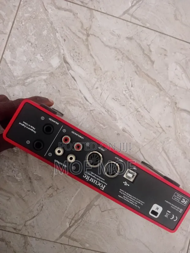 Focusrite Scarlett 2i4 Soundcard - 1