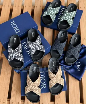 Slippers masu Ingancin Designer na Al'ada