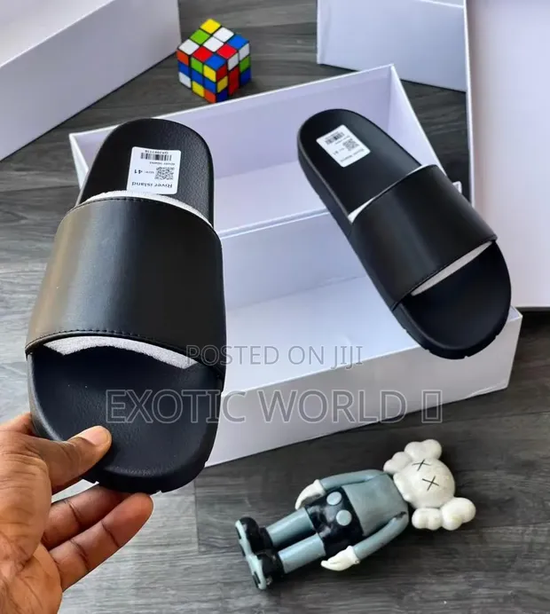 Puma Slides - Black (Unisex) - 1