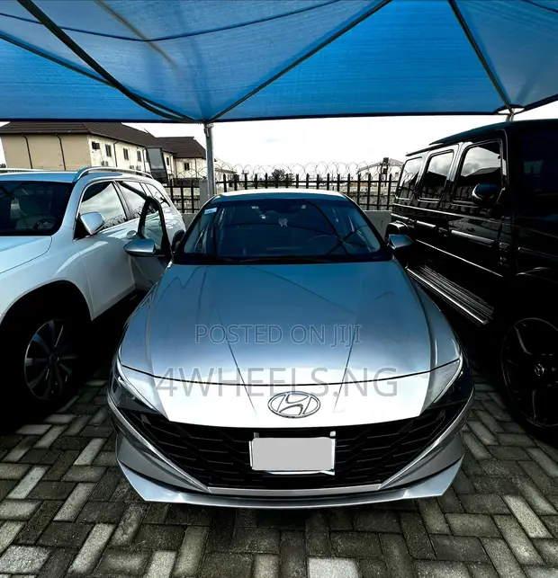Hyundai Elantra SE 2022 Silver - 1