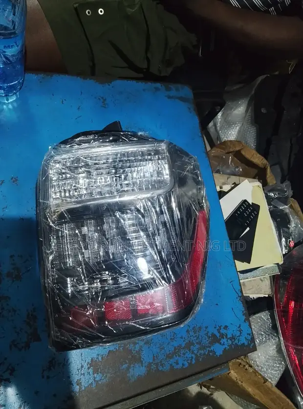Toyota 4-Runner Tail Light (2016-2018) - 1