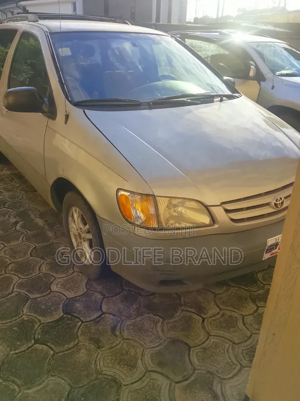 Toyota Sienna CE 2002 Ivory - 1