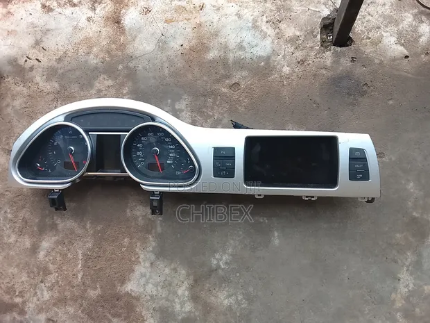 Audi Q7 2013 Screen Speed Clock - 1