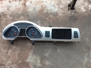 Audi Q7 2013 Screen Speed Clock