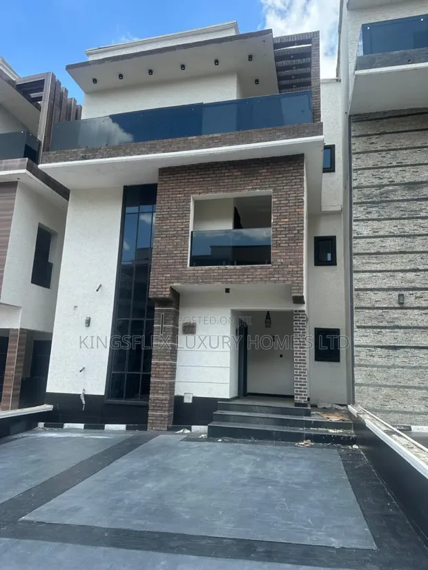 4-Bedroom Luxury Duplex in Mini Estate, Durumi - 1