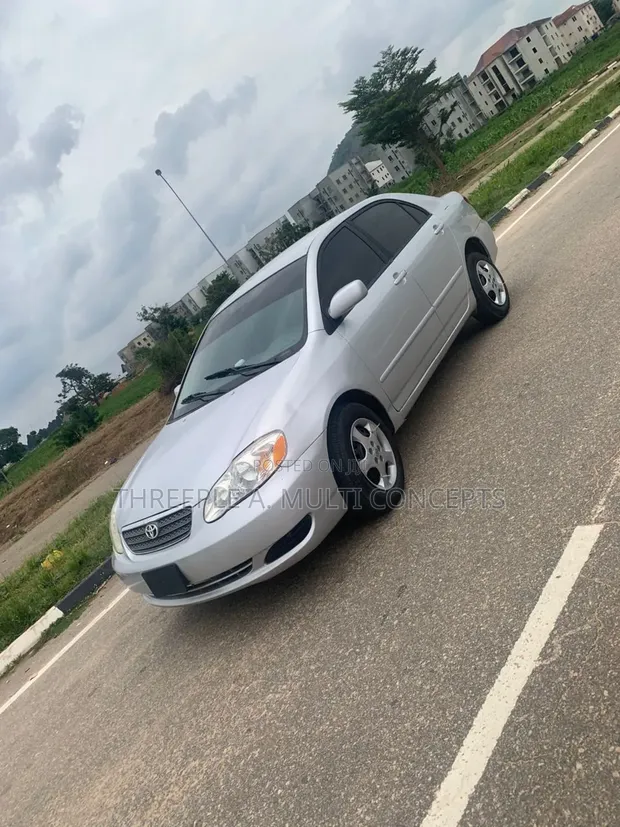 Toyota Corolla 2007 Silver - 1