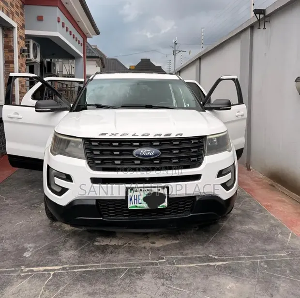 2017 Ford Explorer Sport 4x4 White - 1