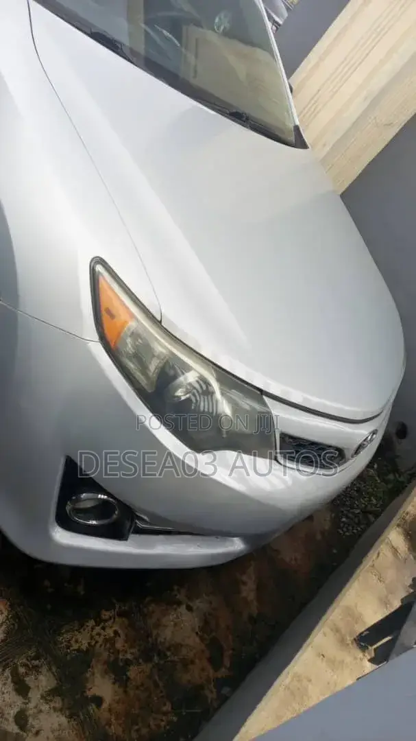 2012 Toyota Camry SE 2.5L Silver Sedan - 1