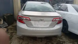 2012 Toyota Camry SE 2.5L Silver Sedan