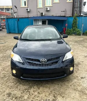 2012 Toyota Corolla LE Sedan - Blue