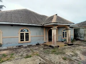 5-Bedroom Bungalow don haya a Water Water, Ado Ota