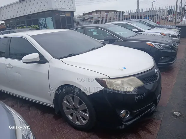 Toyota Camry 2012 Fari - 1
