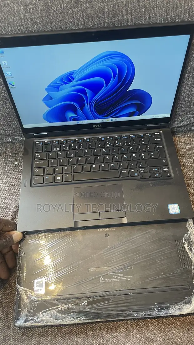 Dell Latitude 7390 2-in-1 Laptop - Core i5, 8GB RAM, 256GB SSD - 1