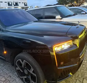 Rolls-Royce Cullinan Base 2020 Black (Facelifted)