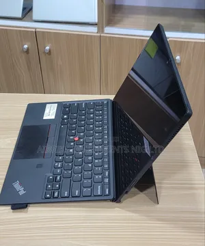 Lenovo ThinkPad X1 Carbon Laptop (11th Gen i5, 16GB RAM, 512GB SSD)