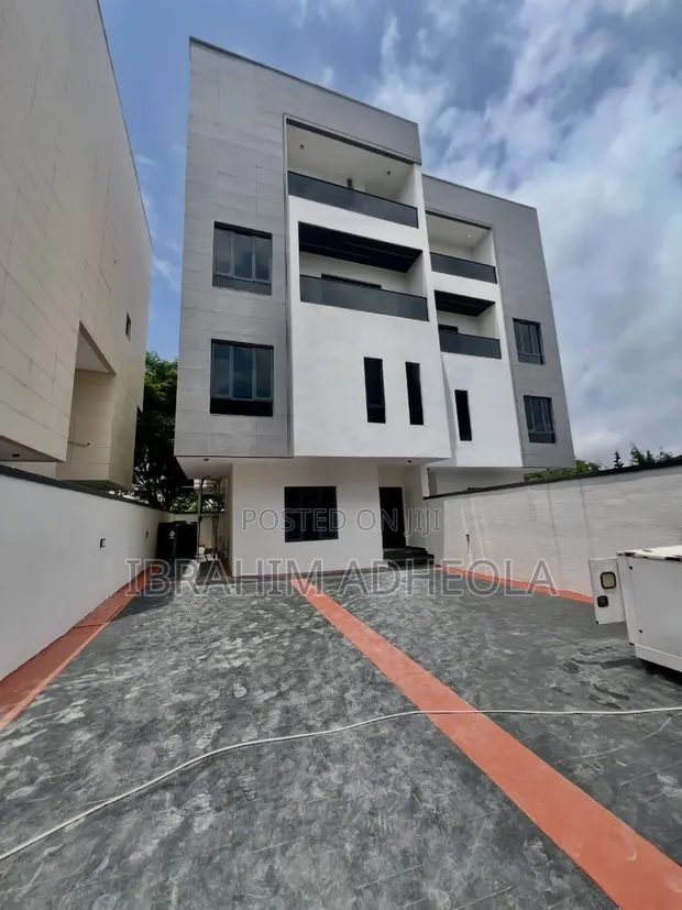 4 Bedroom Duplex for Sale in Banana Island - 1