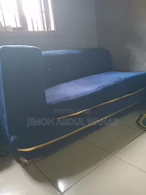Kujerun Sofar Gida na Home Interiors Mai Launin Shuɗi Na Biyu