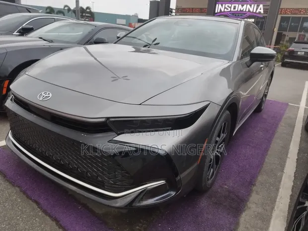 2023 Toyota Crown Limited - Kalar Gashi - 1