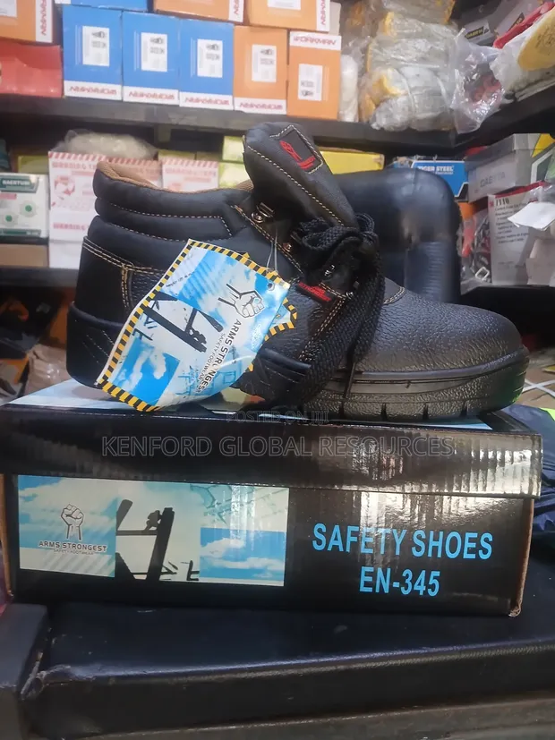 Quality Armstrong Safety Boots (XL, Black, Fireproof) - 1