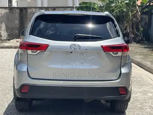 2018 Toyota Highlander XLE 4x4 V6 SUV