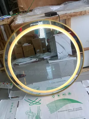 Kyakkyawan Madubi na Bango Mai Hasken LED da Tsarin Zinare