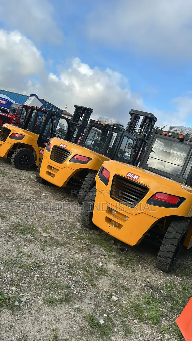 DGM Mobile Forklift 10t, 7t, 5t - Diesel - 1
