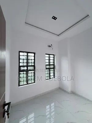 Gidan Kayan Saka 4 Bedroom Duplex a Carlton Gate, Akobo Don Siyarwa