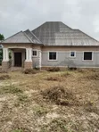 3 Bedroom Bungalow don sayarwa, Benin Road, Ethiope East - 1