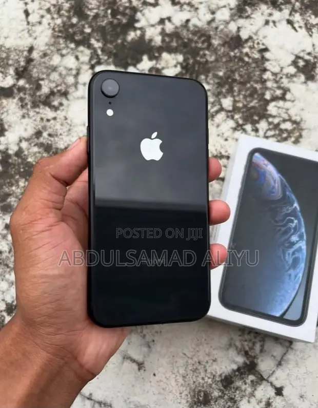 Apple iPhone XR 256GB Black - 1