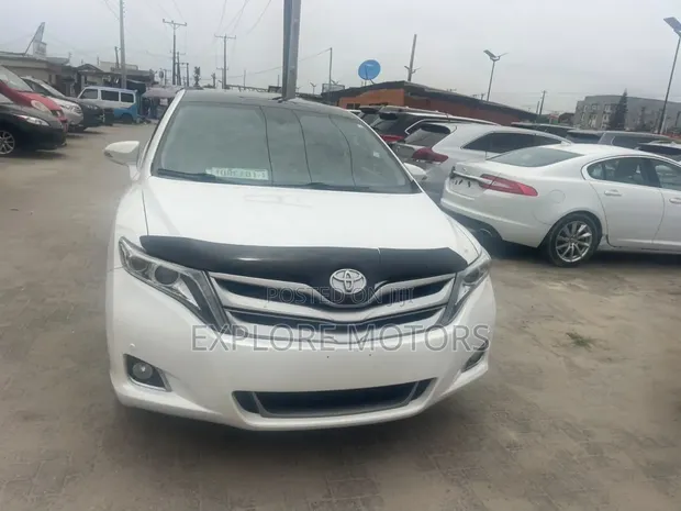 Toyota Venza 2015 White - 1