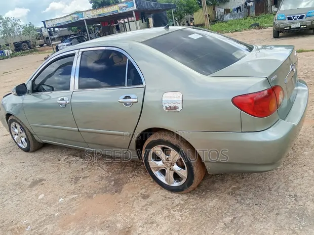 Toyota Corolla 2004 Green - 1