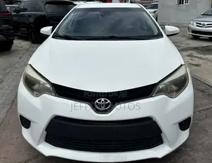 2014 Toyota Corolla LE Premium Sedan