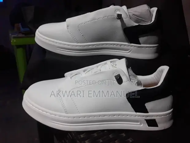 White Casual Sneakers - Size 10/10.5 - 1