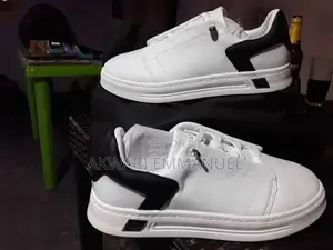 Farar Takalmi masu Dadi - Girman 10/10.5