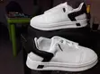 Farar Takalmi masu Dadi - Girman 10/10.5 - 3